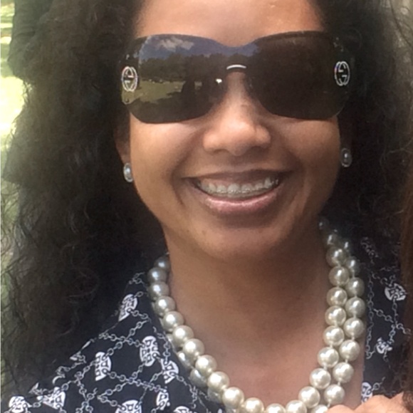 Meet your Posher, Laura - Picture 1 of 1